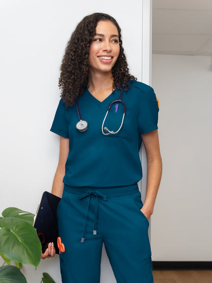 Women's 2-Pocket V-Neck Tuck-In Aura Scrub Top - C100 - Caribbean Blue