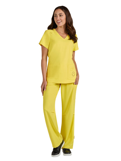 Women's 3-Pocket V-Neck Blissful Scrub Top - S101 - Loving Yellow