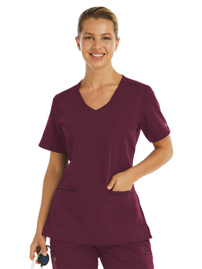 Women's Two-Pocket Knit V-neck Top - 3902 - Wine