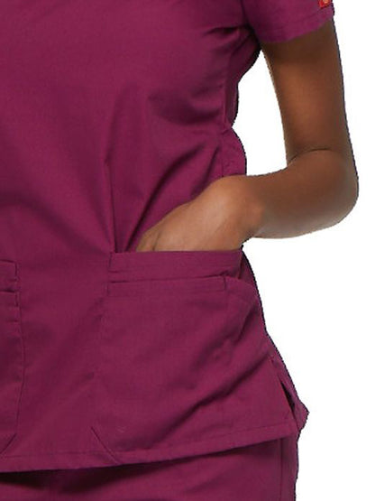 Women's 6-Pocket V-Neck Scrub Top - 85906 - Wine