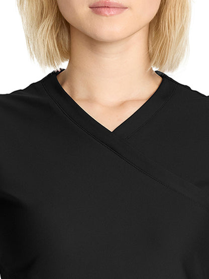 Women's 2-Pocket V-Neck Top - IN645A - Black