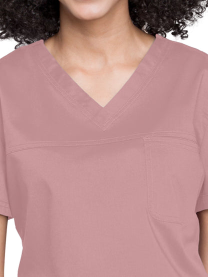 Women's 1-Pocket Tuckable V-Neck O.R. Top - WW657 - Pink Essence