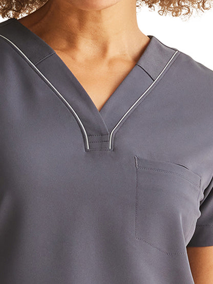 Women's 1-Pocket V-Neck Scrub Top - 700 - Pewter